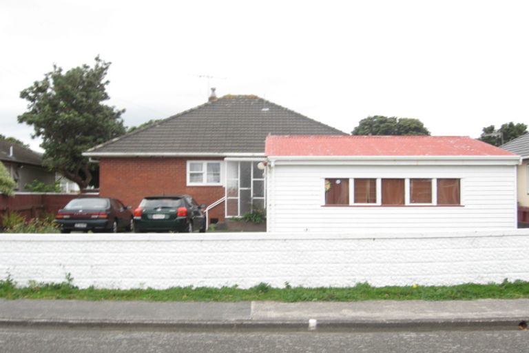 Photo of property in 27 Trinity Avenue, Epuni, Lower Hutt, 5011
