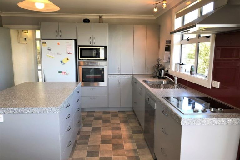 Photo of property in 22 Golfers Drive, Balclutha, 9230