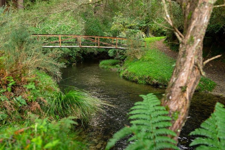 Photo of property in 299 Moores Valley Road, Wainuiomata, Lower Hutt, 5373