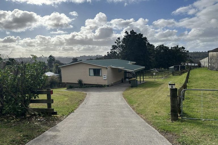 Photo of property in 451 Paremoremo Road, Paremoremo, Auckland, 0632