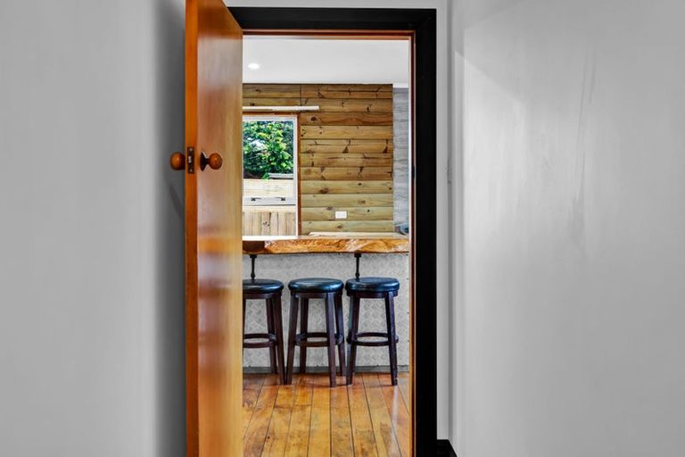 Photo of property in 43 Maire Street, Inglewood, 4330