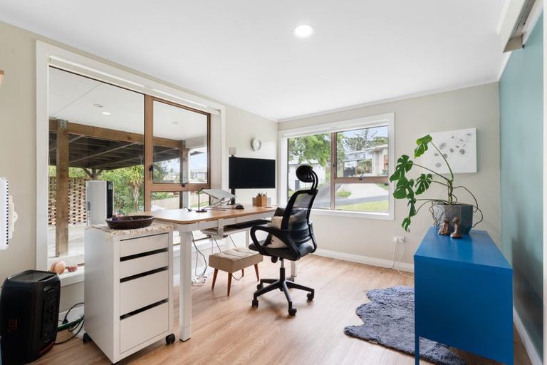 Photo of property in 9 Bowman Road, Forrest Hill, Auckland, 0620