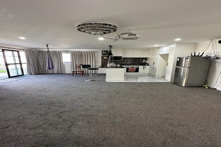 Photo of property in 47 Buckingham Crescent, Papatoetoe, Auckland, 2025