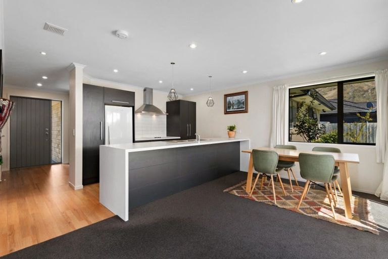 Photo of property in 4 Alluvial Court, Arthurs Point, Queenstown, 9371