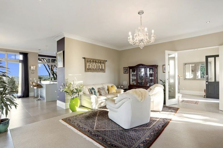 Photo of property in 291 Forest Hill Road, Waiatarua, Auckland, 0612