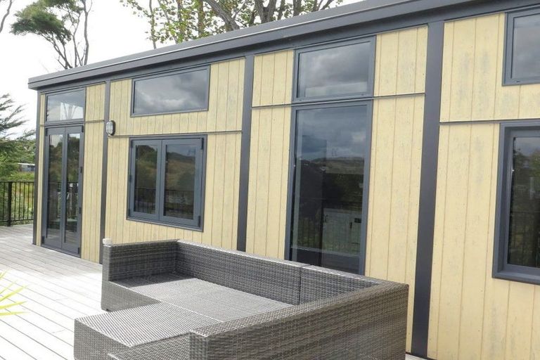 Photo of property in 10 Cross Street, Raglan, 3225