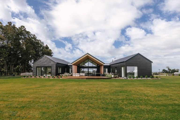 Photo of property in 16 Crown Lane, Rongotea, Palmerston North, 4473