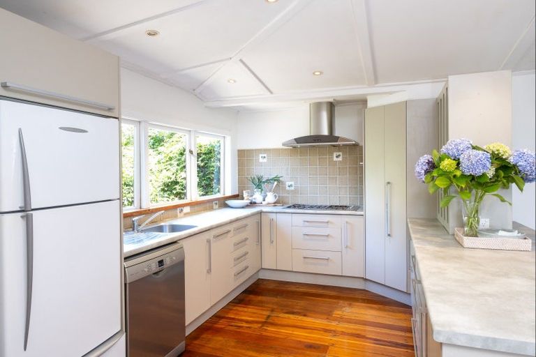 Photo of property in 24 Wellwood Terrace, Te Awanga, 4102