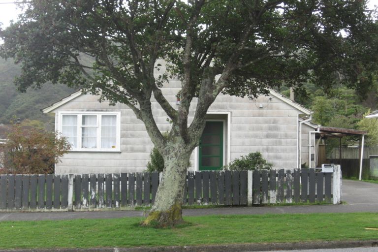 Photo of property in 2/127 Rata, Naenae, Lower Hutt, 5011