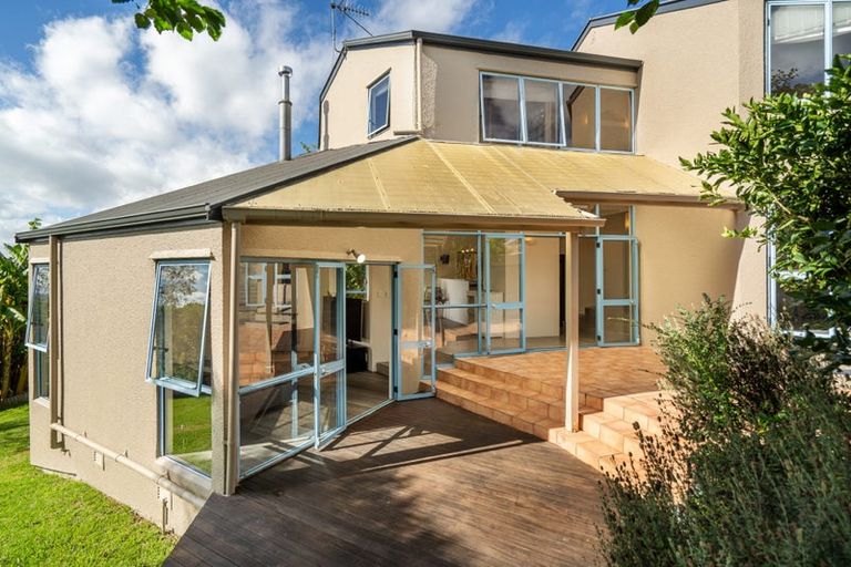 Photo of property in 11 Wilmington Place, Forrest Hill, Auckland, 0620