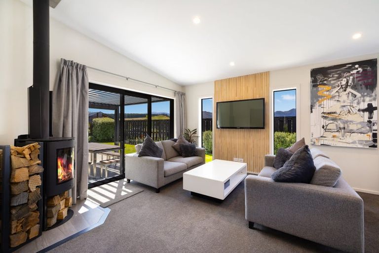 Photo of property in 12 Sawdon Street, Wanaka, 9305