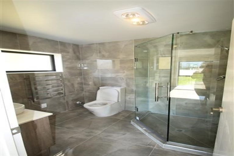 Photo of property in 8 Blewitt Court, Swanson, Auckland, 0614