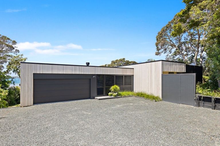 Photo of property in 17 Rangimaarie Crescent, Snells Beach, 0920