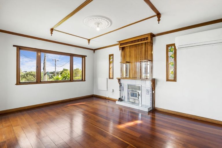 Photo of property in 108 Eversleigh Road, Belmont, Auckland, 0622