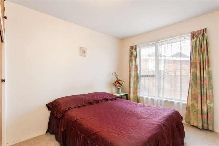 Photo of property in 2/9 Wyatt Place, Russley, Christchurch, 8042