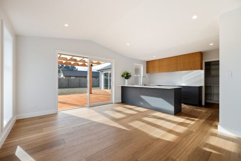 Photo of property in 27 Plover Avenue, Amberley, 7410