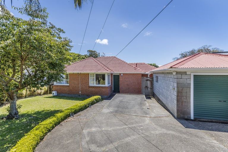 Photo of property in 24 Larsen Crescent, Tawa, Wellington, 5028