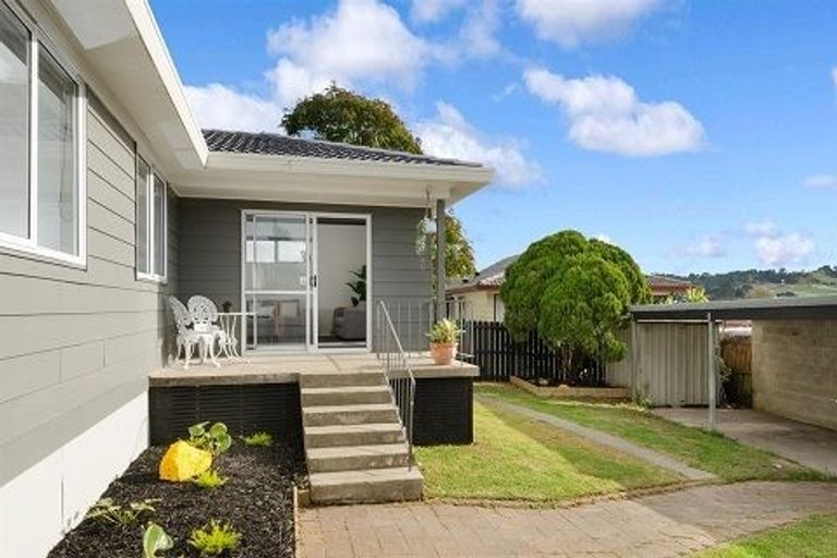 Photo of property in 2/77 Luanda Drive, Ranui, Auckland, 0612