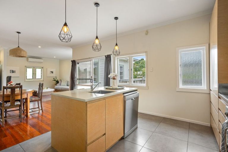 Photo of property in 2/73 Keegan Drive, Massey, Auckland, 0614