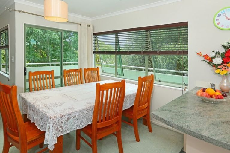 Photo of property in 28a Felgrove Street, Glendene, Auckland, 0602