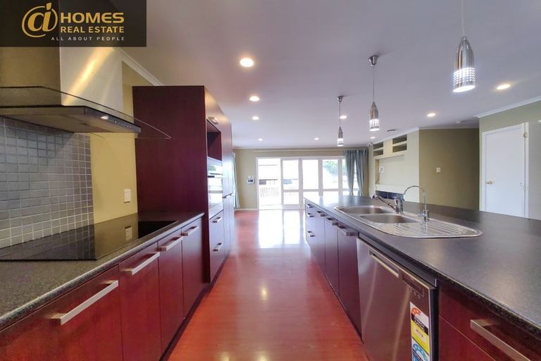 Photo of property in 13 Westall Road, New Lynn, Auckland, 0600