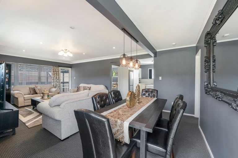 Photo of property in 25 Birdwood Road, Swanson, Auckland, 0612