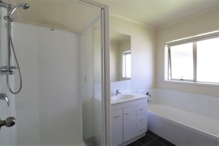Photo of property in 129 Stancombe Road, Flat Bush, Auckland, 2016