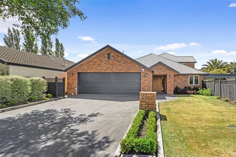 Photo of property in 11a Blarney Place, Casebrook, Christchurch, 8051