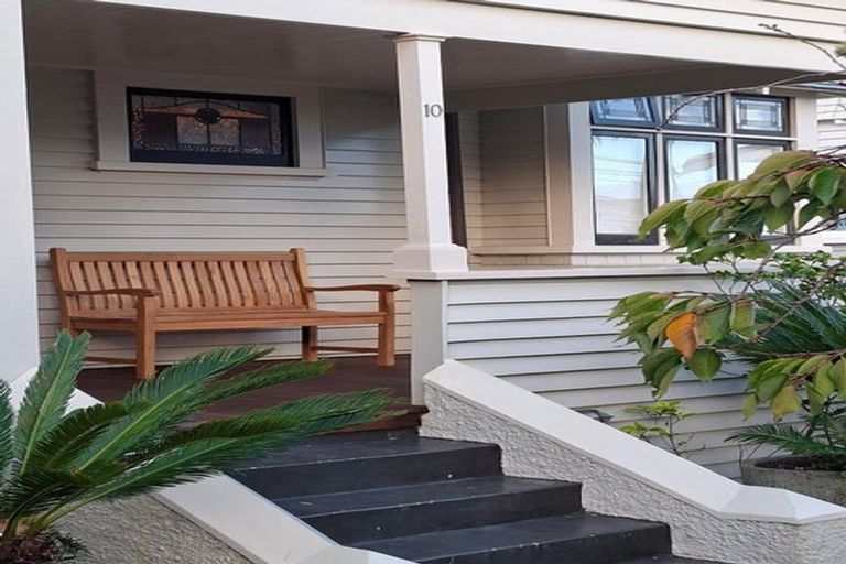 Photo of property in 10 Duders Avenue, Devonport, Auckland, 0624