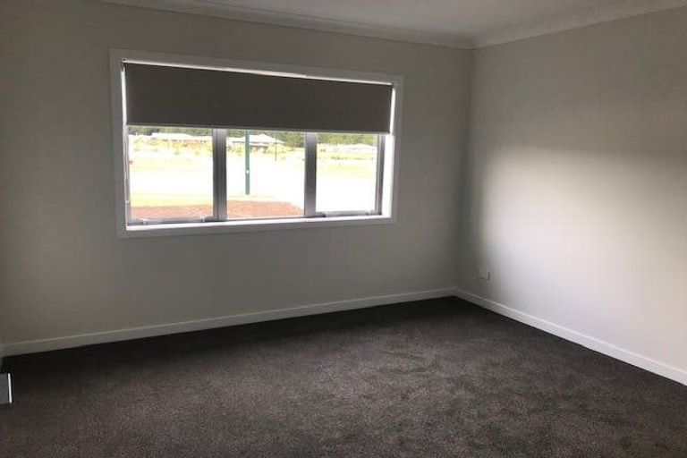 Photo of property in 9 Pukatea Lane, Kinloch, Taupo, 3377