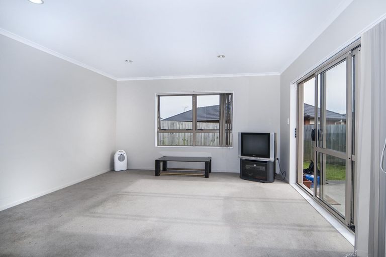 Photo of property in 3 Kokako Rise, Papakura, 2110