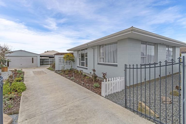 Photo of property in 23 Woodlands Place, Aranui, Christchurch, 8061