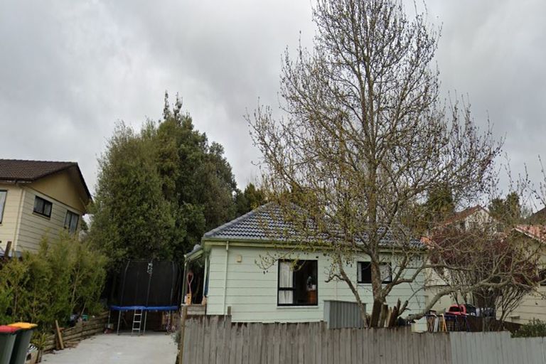 Photo of property in 6 Holmes Drive South, West Harbour, Auckland, 0618