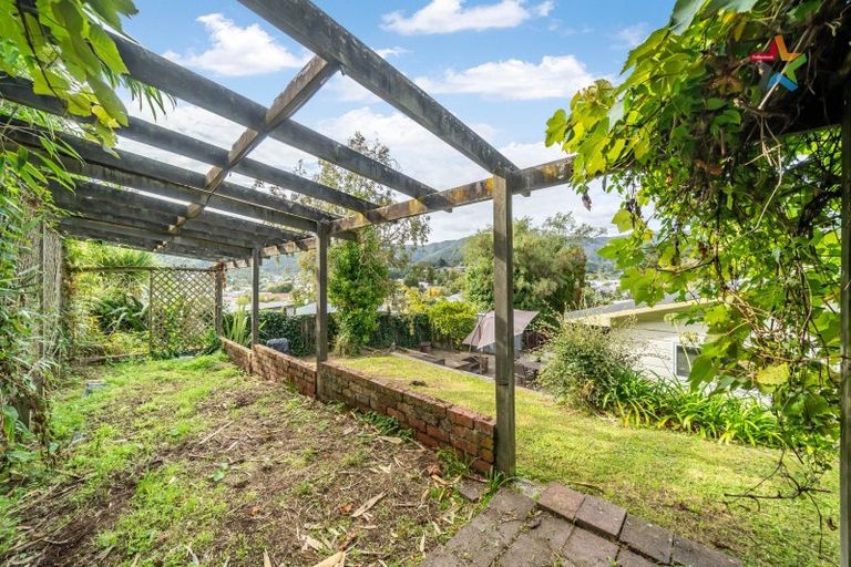 Photo of property in 12 Waipuna Grove, Stokes Valley, Lower Hutt, 5019