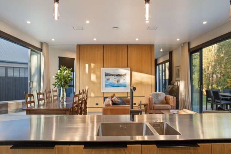 Photo of property in 11 Girvan Street, Fendalton, Christchurch, 8041