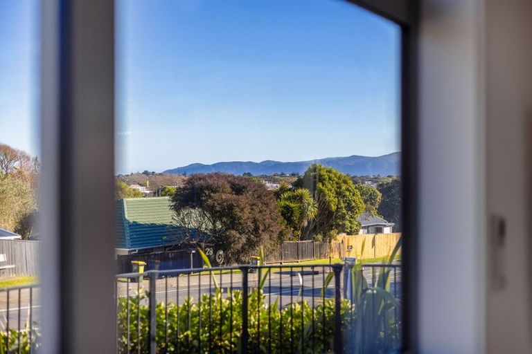 Photo of property in 39 Ruapehu Street, Paraparaumu, 5032