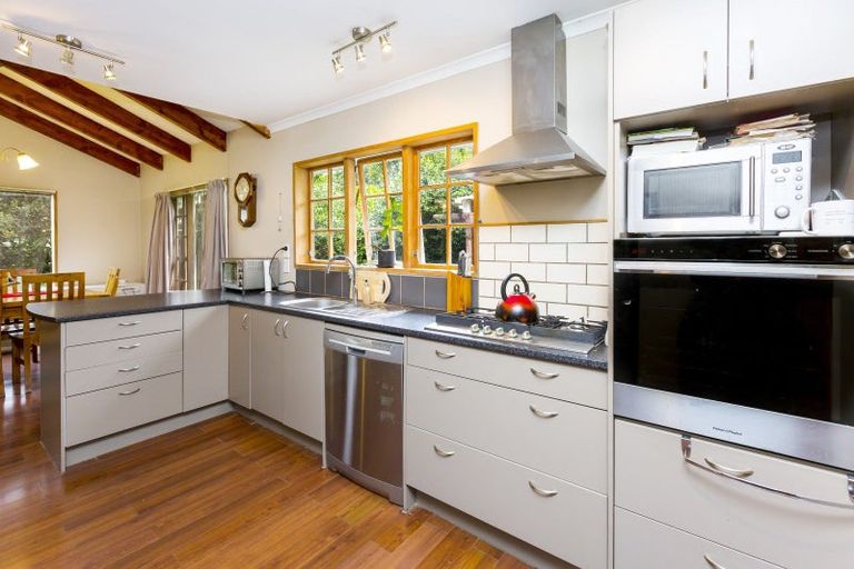 Photo of property in 19 Beryl Grove, Birchville, Upper Hutt, 5018