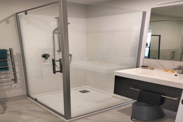 Photo of property in 77 Hokioi Drive, Kenepuru, Porirua, 5022