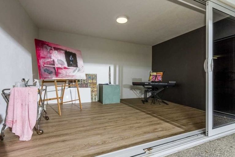 Photo of property in 1/50 Whitby Crescent, Mairangi Bay, Auckland, 0630