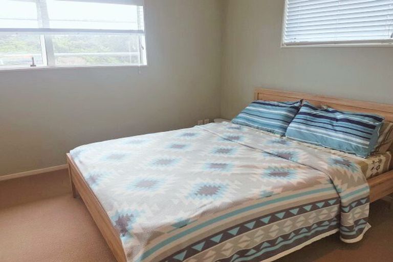 Photo of property in 13 Te Puia Drive, Aotea, Porirua, 5024