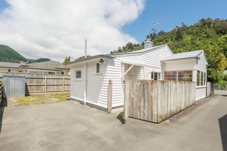 Photo of property in 51 Brook Street, The Brook, Nelson, 7010