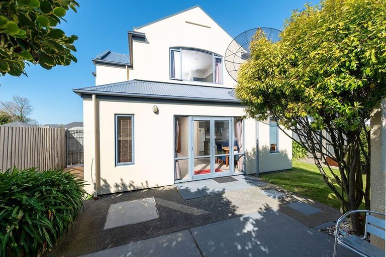 Photo of property in 72 Wharenui Road, Upper Riccarton, Christchurch, 8041