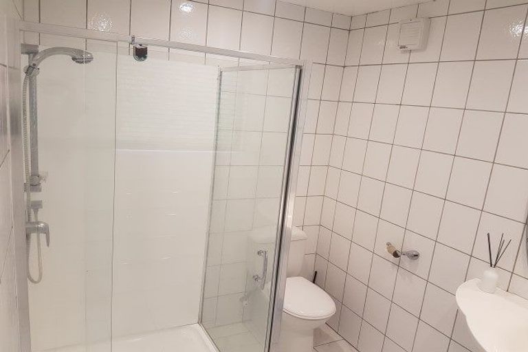 Photo of property in 3 Oak Avenue, Paremata, Porirua, 5024