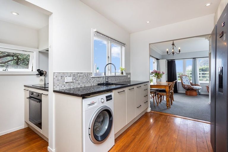 Photo of property in 60 Beach Valley Road, Piha, New Lynn, 0772