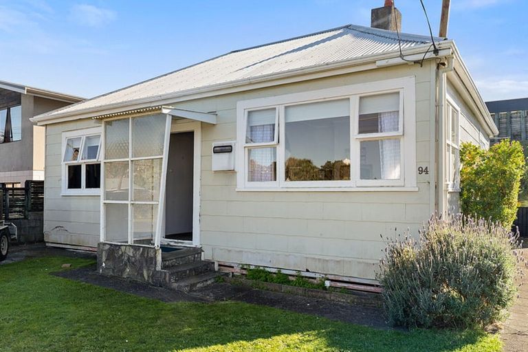 Photo of property in 94 Young Street, New Plymouth, 4310