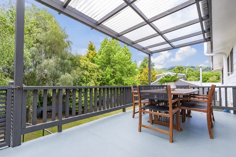Photo of property in 30 Irwin Place, Kinloch, Taupo, 3377