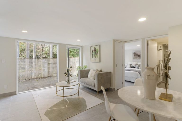 Photo of property in 122 Beach Road, Castor Bay, Auckland, 0620