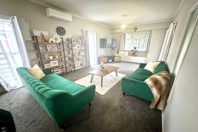 Photo of property in 18 Rosella Road, Mangere East, Auckland, 2024