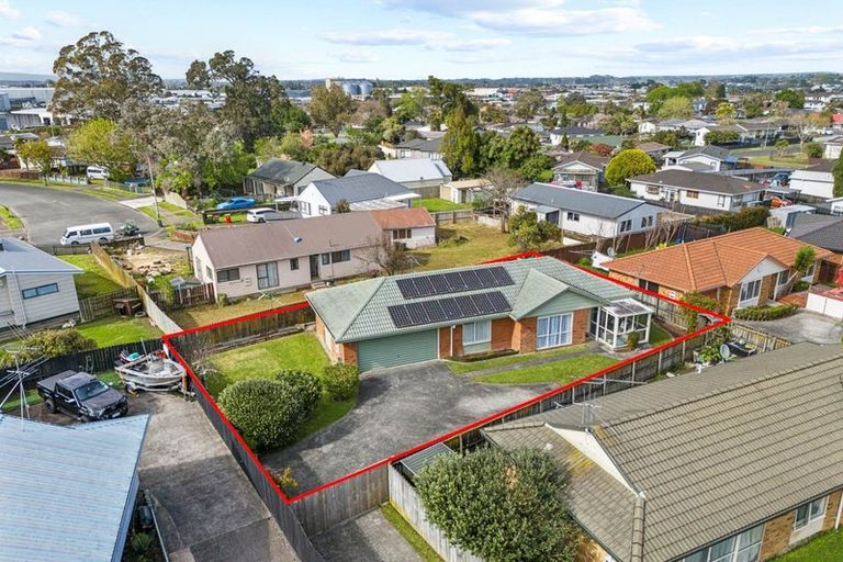 Photo of property in 27 Rosemead Place, Randwick Park, Auckland, 2105