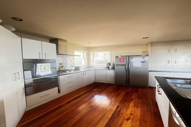 Photo of property in 35 Takutai Avenue, Half Moon Bay, Auckland, 2012